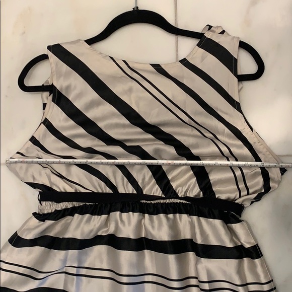 💙💖HP🍼Maternity Motherhood dress worn once. Add a black cardigan for cool days - Picture 5 of 6